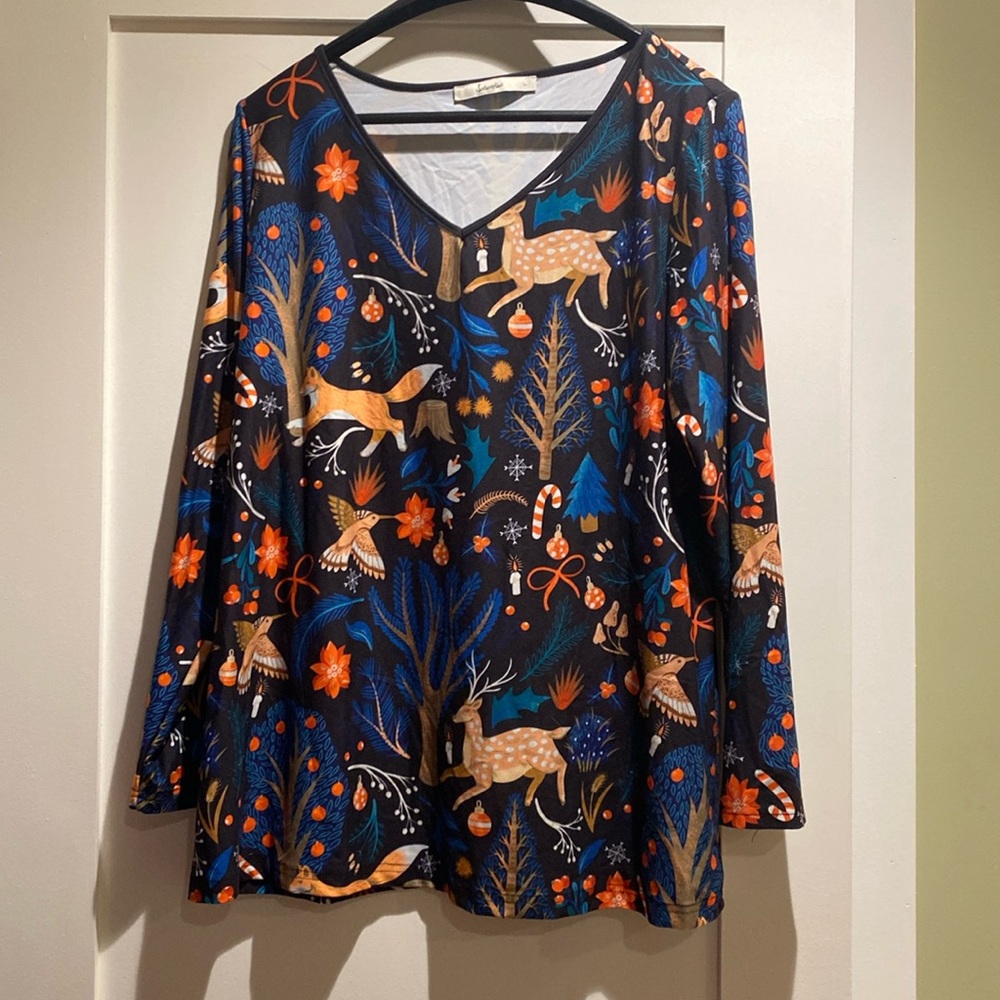 Sakurafina long sleeved top. Size Lg